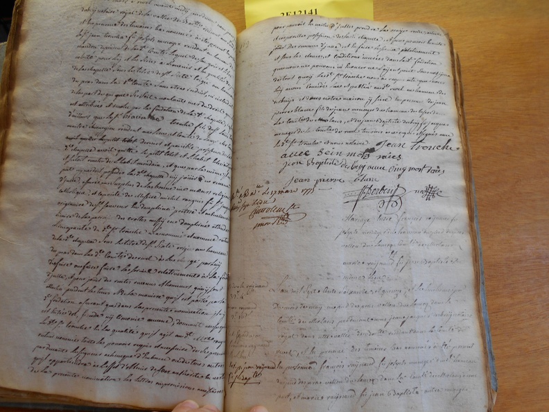 2E12141_108.jPg