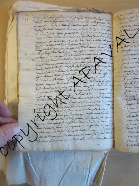 2E12145_191.jPg